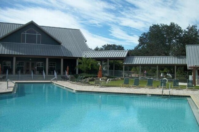 Foto del edificio - 19310 Water Oak Dr