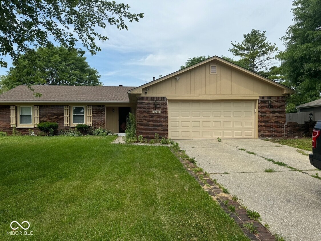 8306 Ehlerbrook Rd, Indianapolis, IN 46237 House Rental in