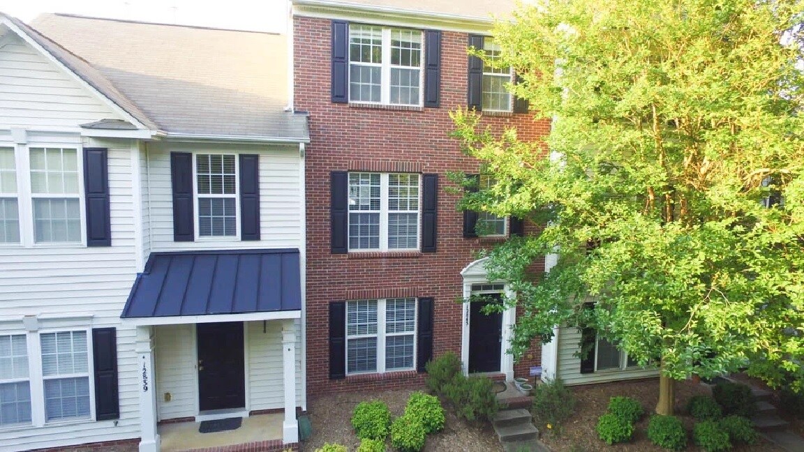 12843 Bullock Greenway Blvd, Charlotte, NC 28277 Townhome Rentals in