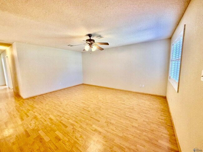 Foto del edificio - 2783 W 29th Ln