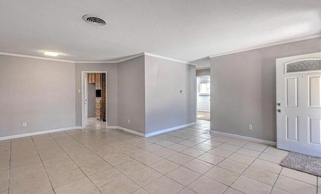 Building Photo - RENT REDUCTION - AVAILABLE NOW!