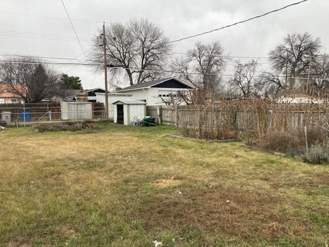 Building Photo - Great location, 2 bedroom home for rent