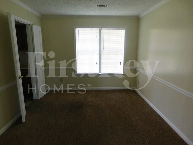 Foto del edificio - 2428 Green Glen Dr