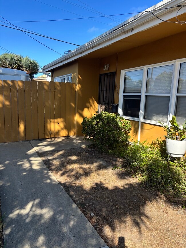 Building Photo - 3374 Apache Ave