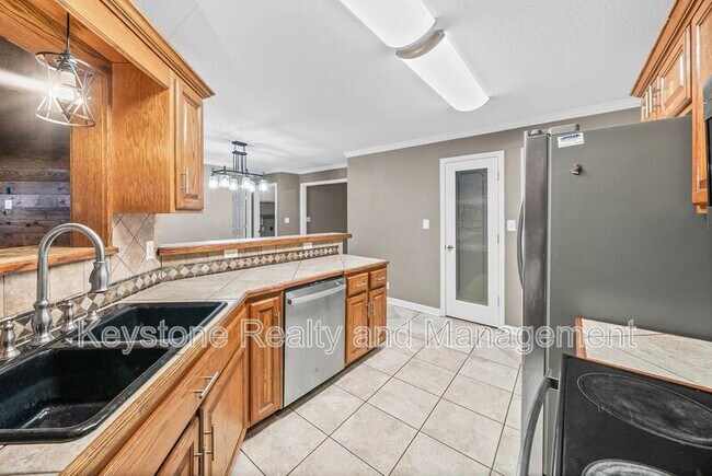 Building Photo - 1362 Archer Pl