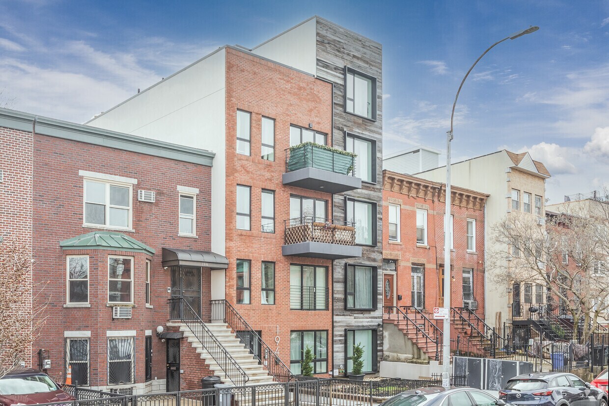 Foto del edificio - 194 Lexington Ave