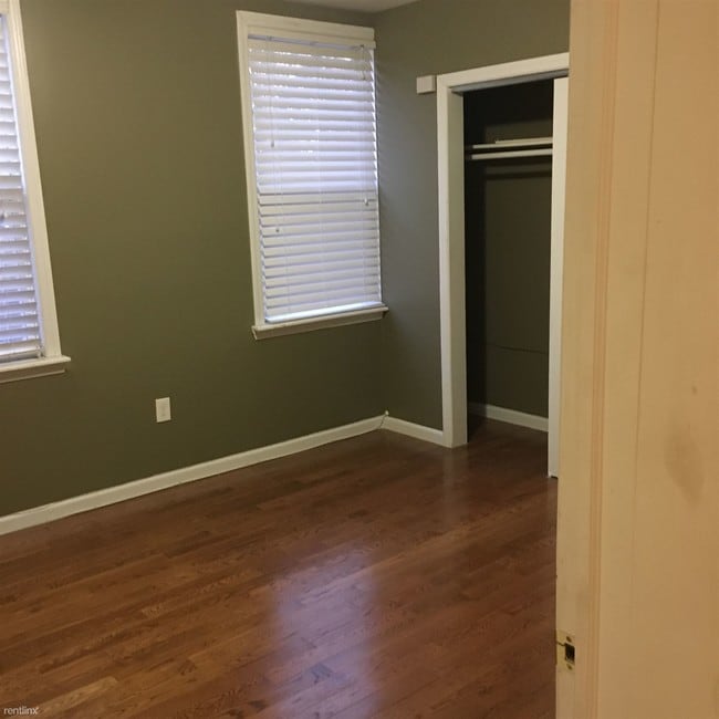 Building Photo - 11 44th St