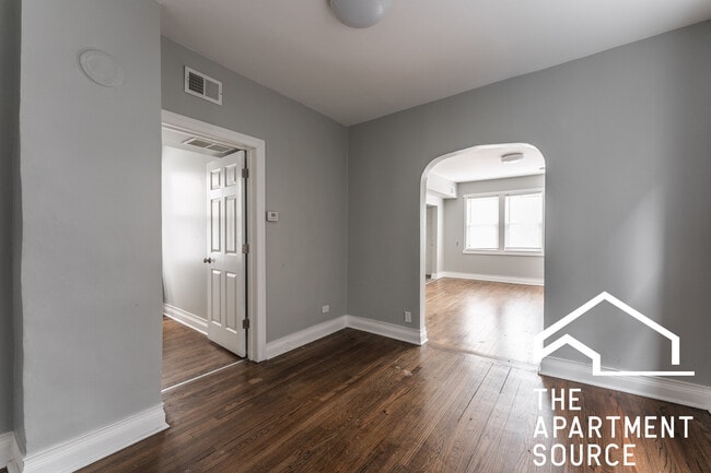 Building Photo - 2633 W 23rd Pl