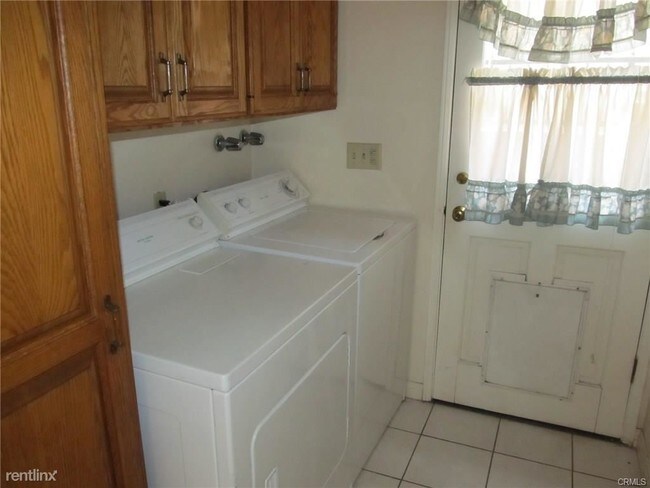 Foto del edificio - 3 br, 3 bath House - 309 E Las Flores Ave