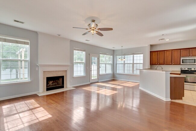 Foto del edificio - 12 Old Bridge Dr