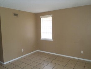 Building Photo - 4445 Medley Ln
