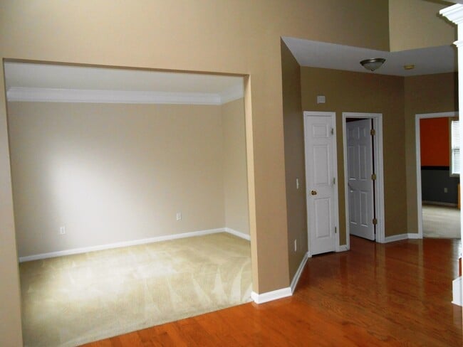 Building Photo - Popular Summerfield Subdivision! Woodruff ...