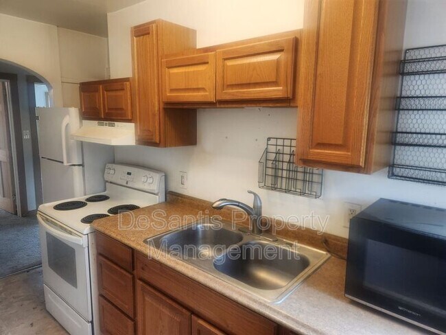 Foto del edificio - 732 Idlewood Ave