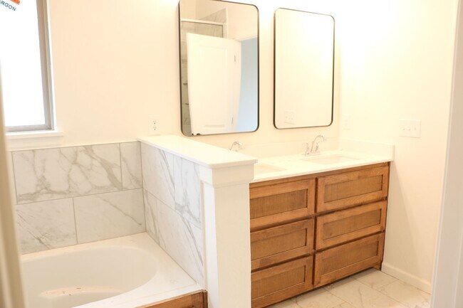 Foto del edificio - Brand New Home in Shawnee!