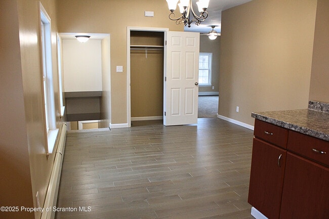 Foto del edificio - 120 E Church St