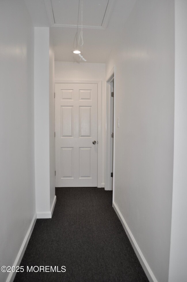 Building Photo - 485 Joline Ave