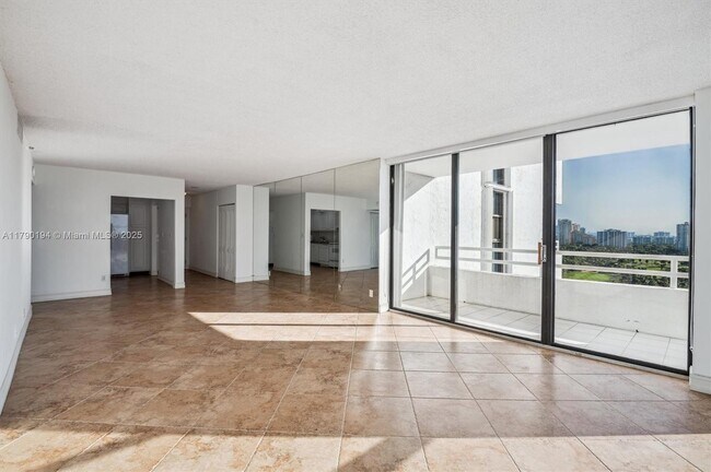 Foto del edificio - 20355 NE 34th Ct