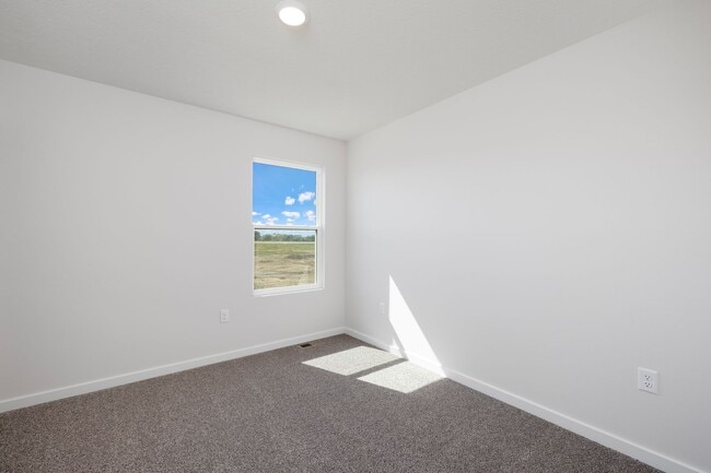 Building Photo - 2565 S Cheri Dr