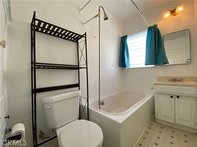 Foto del edificio - 1714 Gillette Crescent