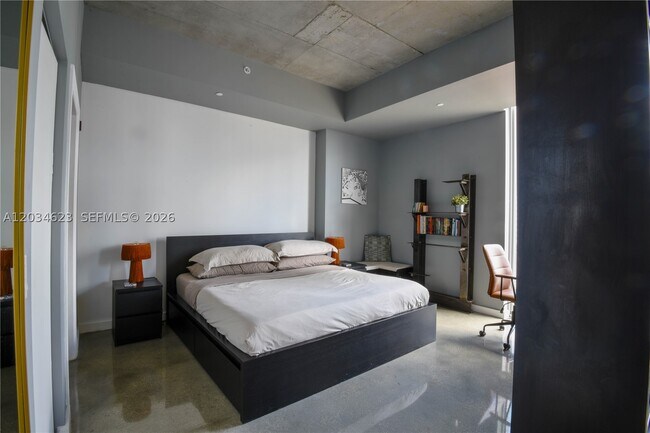 Foto del edificio - 151 SE 1st St