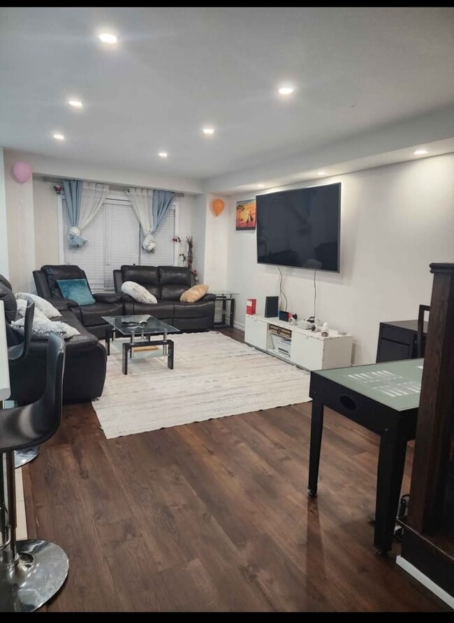 Photo du bâtiment - 55 Prestwick St