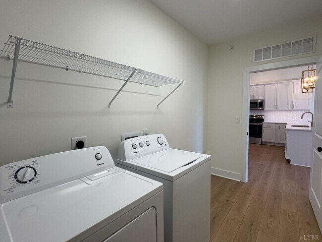 Building Photo - 420 Capstone Dr