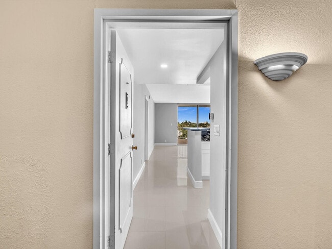 Foto del edificio - 1421 S Ocean Blvd