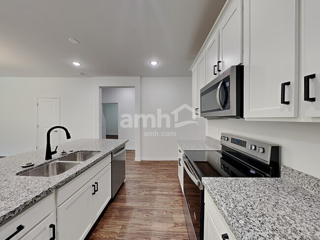 Building Photo - 15074 W Sherman St