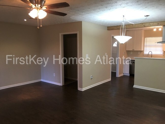 Building Photo - 1650 Freedom Valley