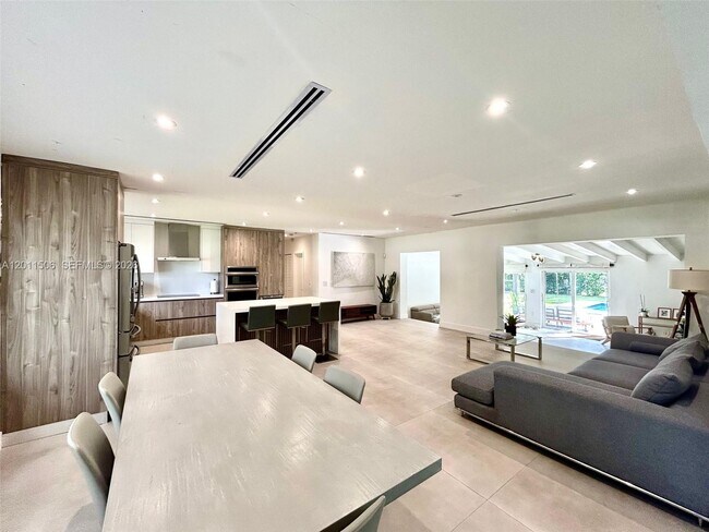 Foto del edificio - 7800 SW 96th St