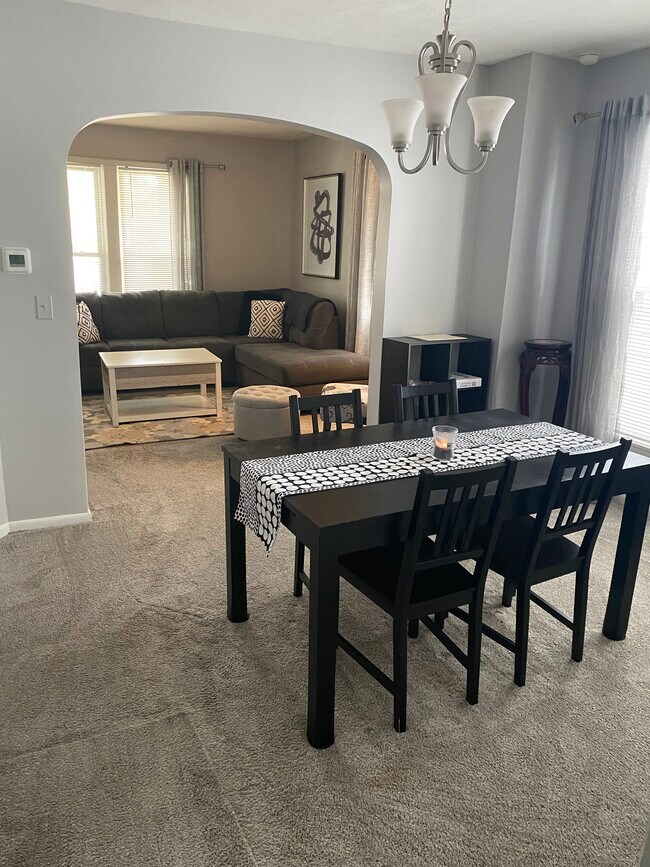 Dining room - 160 Pearl St