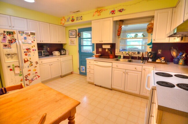 Building Photo - Fruit Trees + 2.5 Acres + a Chicken Coop! Near Hillsborough, Durham, and Eno River State Park! - ...