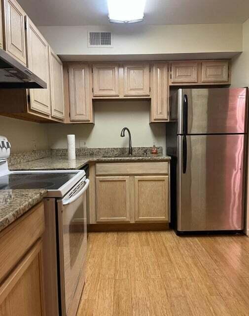 Foto del edificio - 2233 S Huron Pkwy