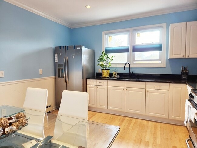 Photo - 61 Aberdeen St House