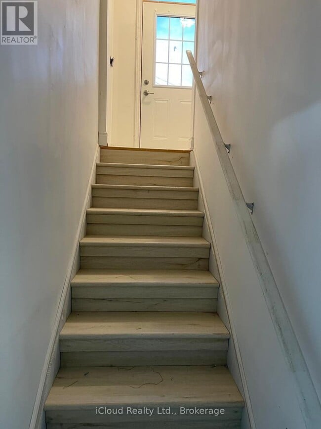 Building Photo - 4105 Channing Cres