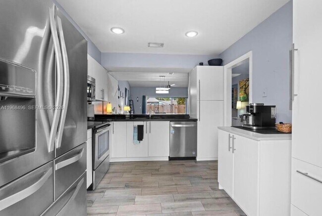 Foto del edificio - 2900 NW 69th Ct