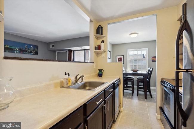 Photo - 2319 Pond View Dr Apartment