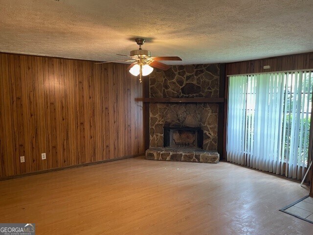 Foto del edificio - 8228 Englewood Trail