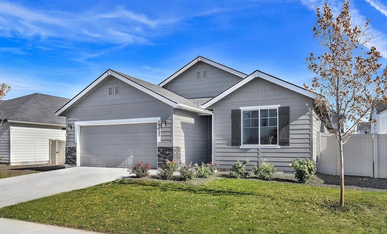 Foto principal - Welcome to this stunning 4-bedroom, 2-bathroom home located in the vibrant community of Caldwell,...