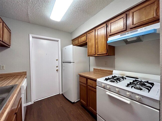 Foto del edificio - 506 Willowbend Cove
