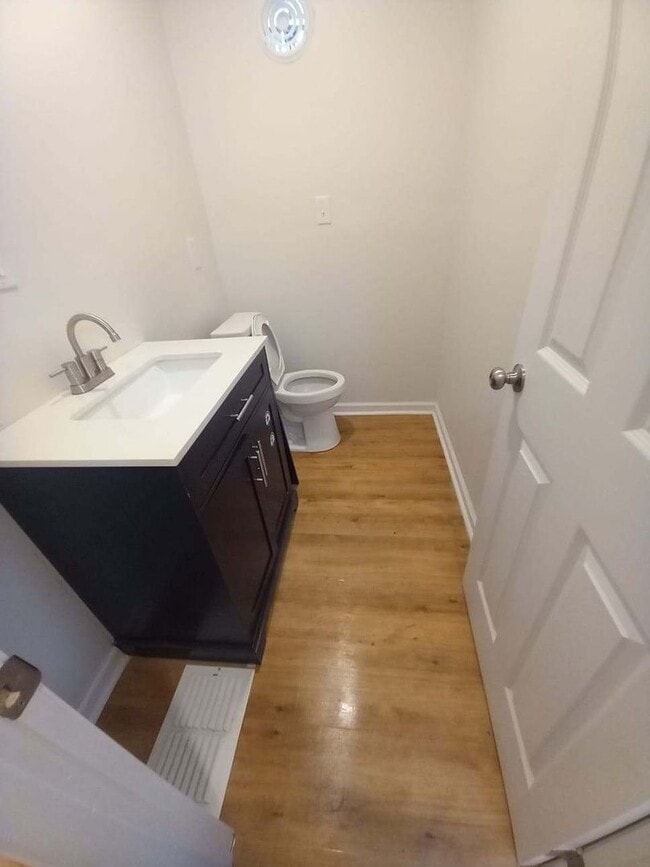 Foto del edificio - Fully remodel 4 bedroom house with 1.5 bath