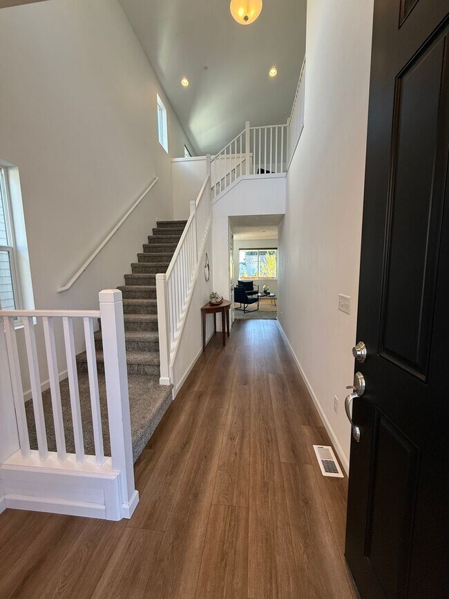 Building Photo - Hogan Heights Community 4 Bed 3.5 Bath