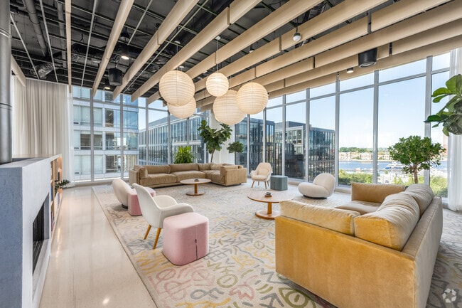 Lounge - Allied Harbor Point - new