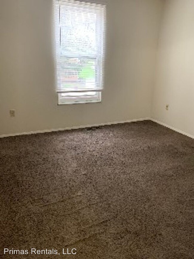 Building Photo - 4340 Thornapple Cir E