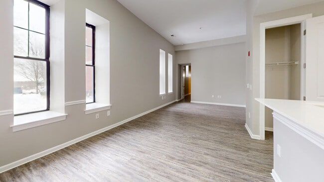 Interior Photo - Bradlee Danvers