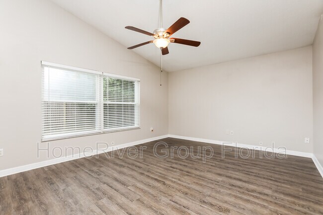 Building Photo - 524 Lancer Oak Dr