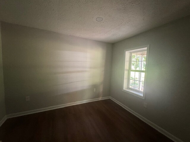 Foto del edificio - "Charming 2-Bed Haven on Stonewall Jackson...