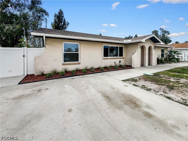 Foto del edificio - 18660 Miami Blvd