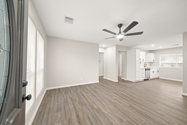 Foto del edificio - 7222 Wiley Rd