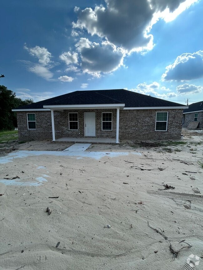 Building Photo - 1653 Bell Ave